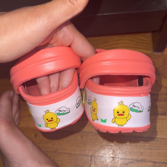 Coral clogs - Picture 3 of 4